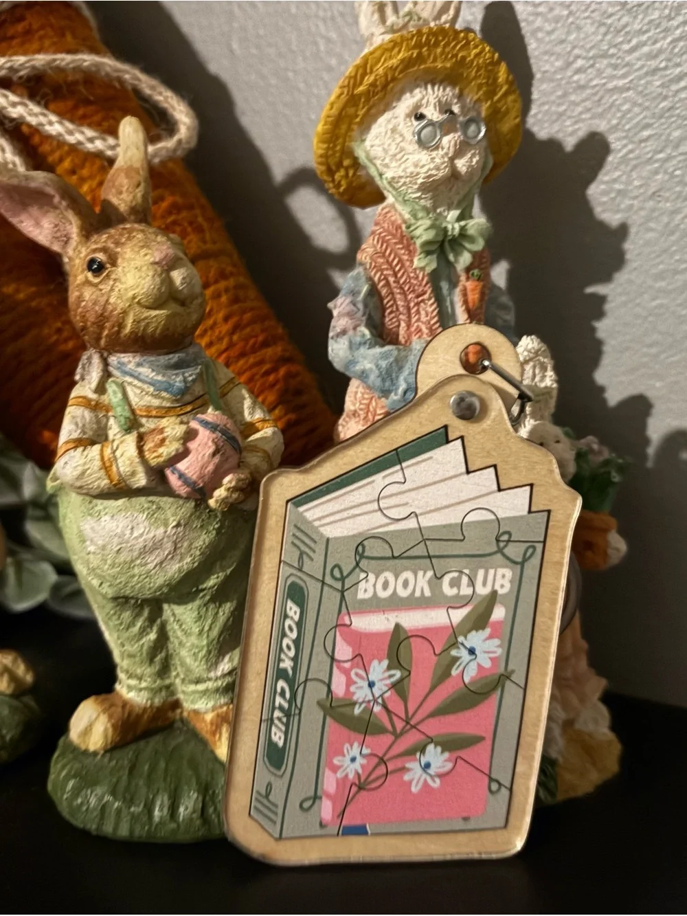 Book Club Keychain - Pink & Green - Picture 4 of 4
